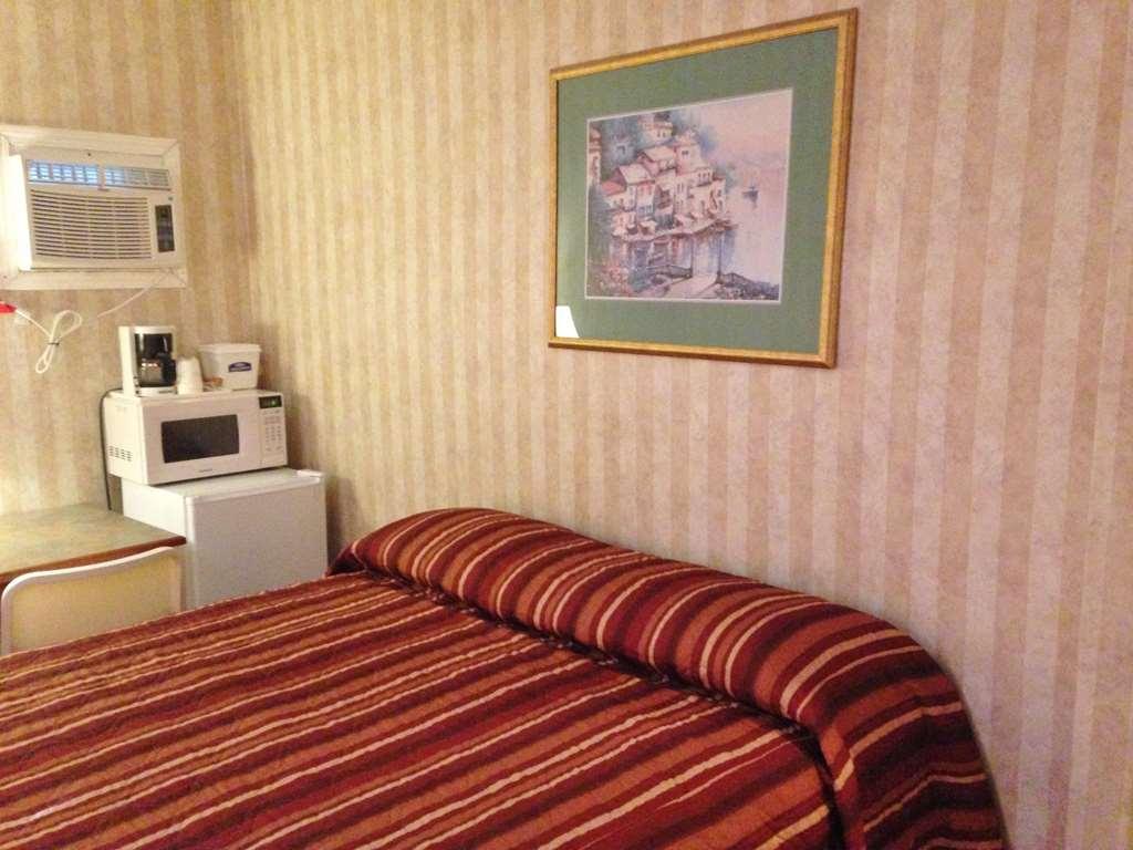 Canadas Best Value Inn Chinook Station Calgary Chambre photo