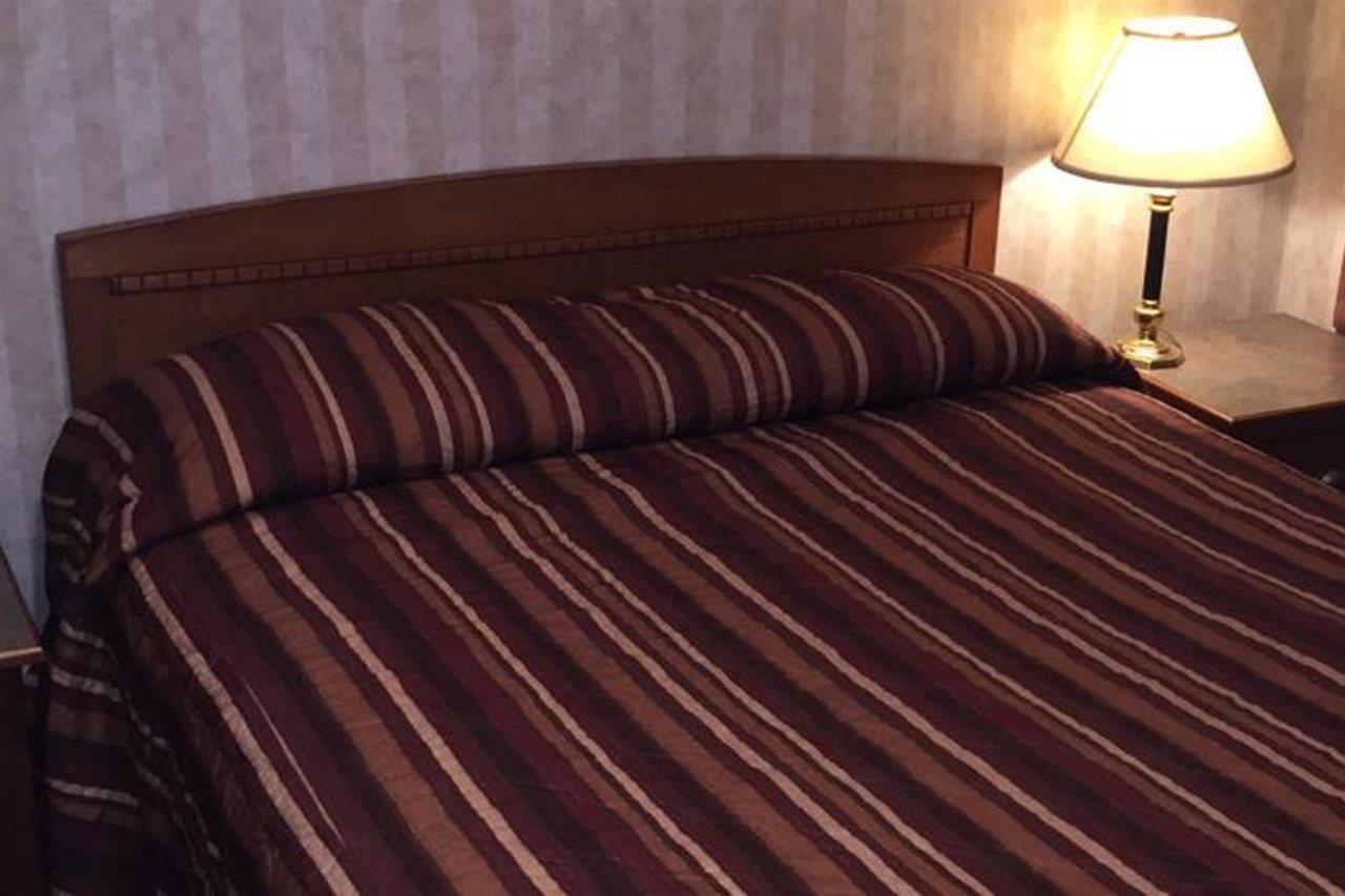 Canadas Best Value Inn Chinook Station Calgary Extérieur photo