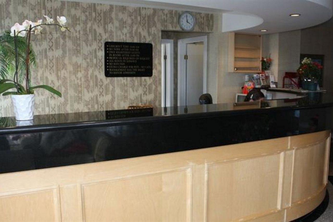 Canadas Best Value Inn Chinook Station Calgary Extérieur photo
