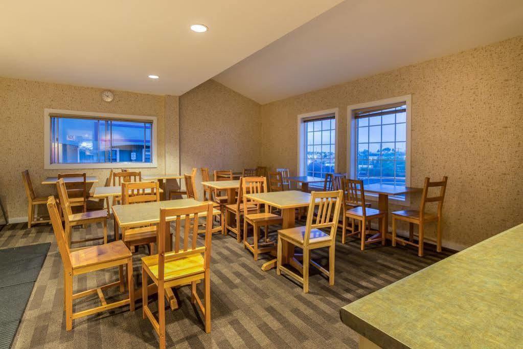 Canadas Best Value Inn Chinook Station Calgary Extérieur photo