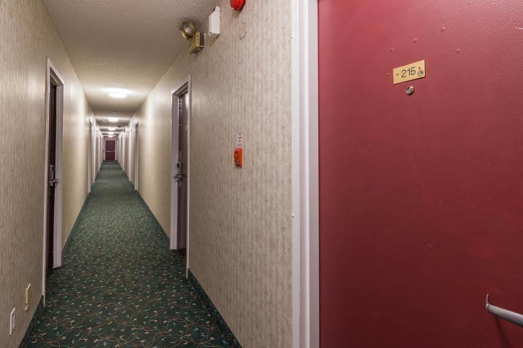 Canadas Best Value Inn Chinook Station Calgary Extérieur photo