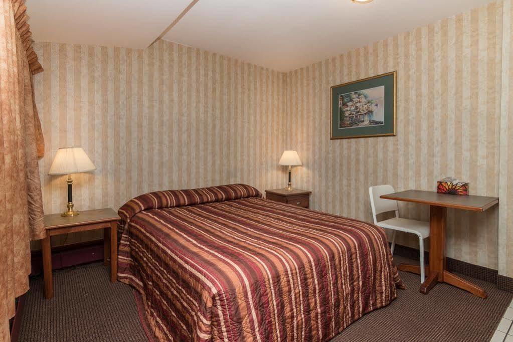 Canadas Best Value Inn Chinook Station Calgary Extérieur photo