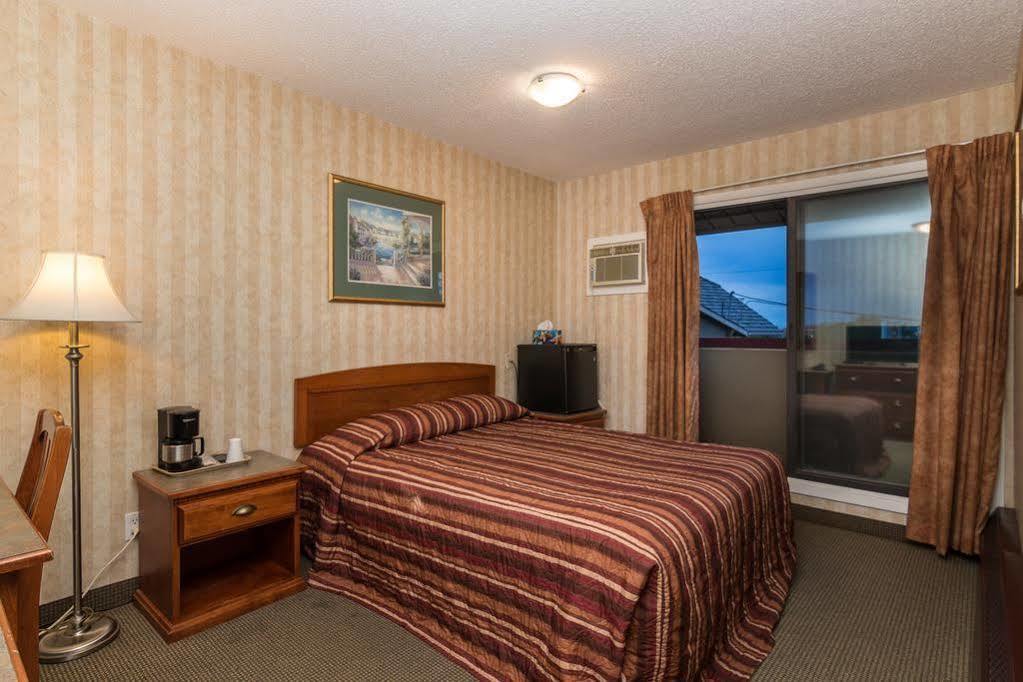 Canadas Best Value Inn Chinook Station Calgary Extérieur photo